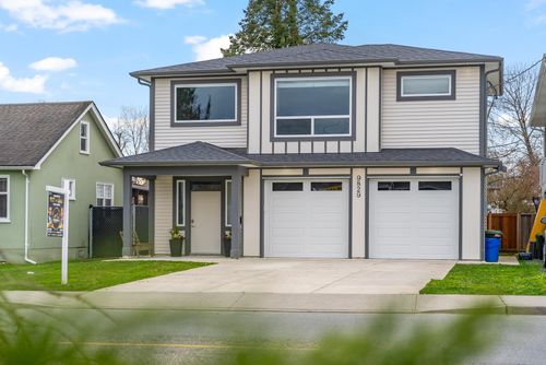 9829 Corbould St, Chilliwack, BC, V2P4B8 | Card Image