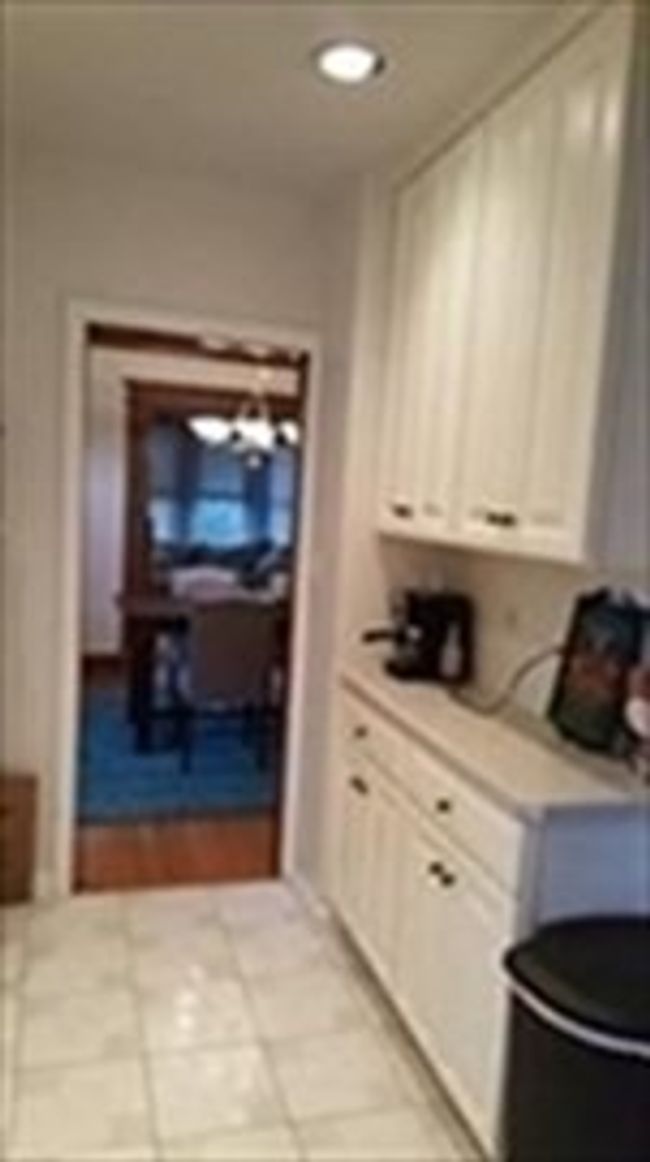 2 - 114 Lake St, Condo with 3 bedrooms, 1 bathrooms and 2 parking in Arlington MA | Image 9