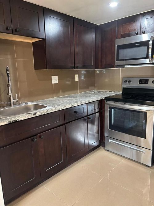 apt-110-6620 W 2nd Ct, Hialeah, FL, 33012-6701 | Card Image