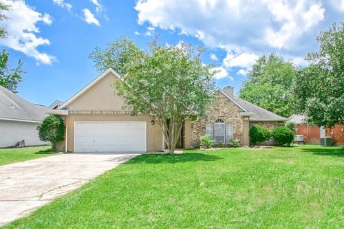 3070 Pine Pl, Mandeville, LA, 70448-4875 | Card Image