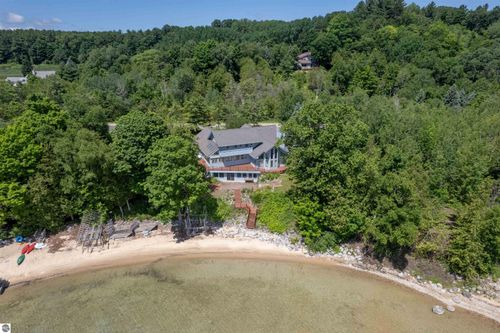 14088 Bluff Rd, Traverse City, MI, 49686-8454 | Card Image