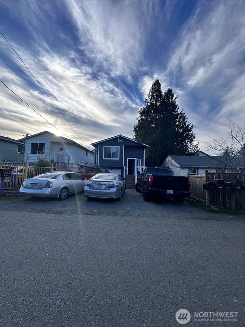 10453 1st Ave Sw, Burien, WA, 98146-2313 | Card Image