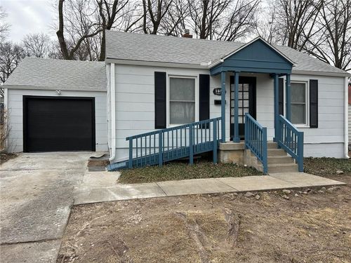 1407 W Sheley Rd, Independence, MO, 64052-3165 | Card Image