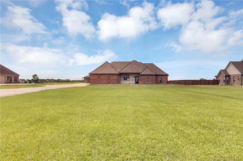 24389 Gillson Rd, Iowa, LA, 70647-6059 | Card Image