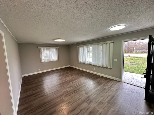 24739 Middlebelt Rd, House other with 3 bedrooms, 3 bathrooms and null parking in Farmington Hills MI | Image 7