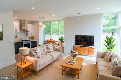 37 Oakland St, Princeton, NJ, 08540-3440 | Card Image