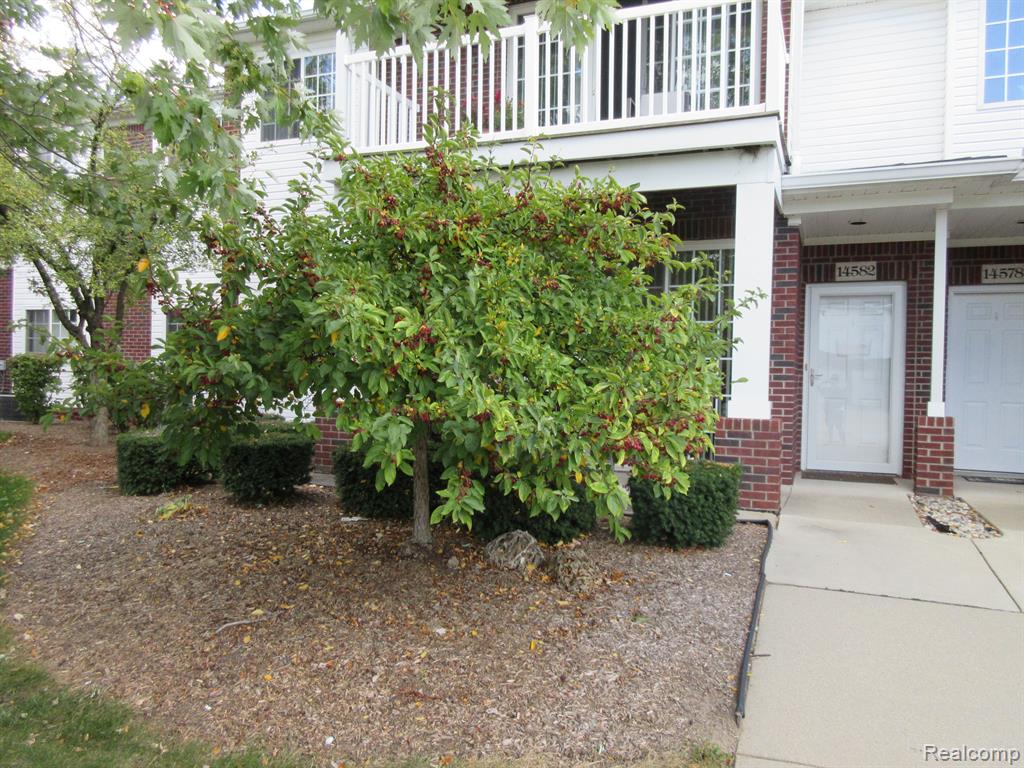 Moravian Manor Cir, Sterling Heights, MI 48312