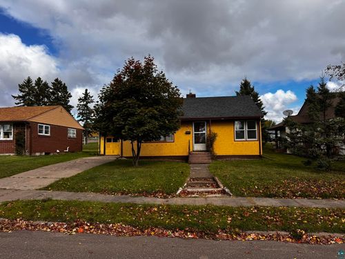 825 12th Ave, Two Harbors, MN, 55616-1221 | Card Image