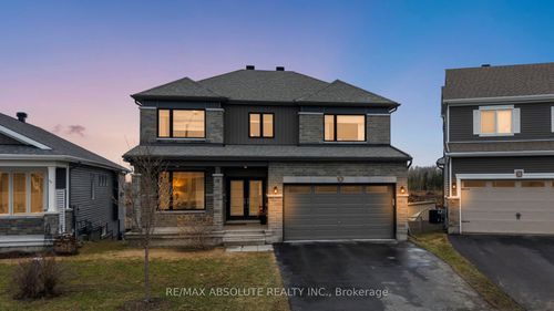 706 Parade Drive, Stittsville - Munster - Richmond, ON, K2S0Z4 | Card Image