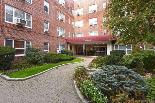 apt-4h-75 S Middle Neck Rd, Great Neck, NY, 11021-3438 | Card Image