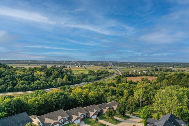 1828 Pinnacle Pt, Condo with 3 bedrooms, 2 bathrooms and null parking in HOLTS SUMMIT MO | Image 35
