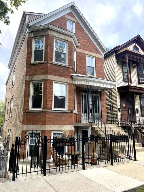 2714 N Marshfield Ave, Chicago, IL, 60614-8300 | Card Image