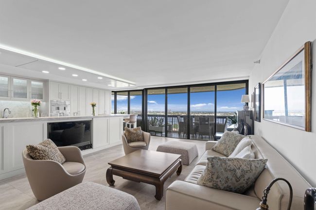 APT-1902 - 1900 Consulate Pl, Condo with 2 bedrooms, 2 bathrooms and null parking in West Palm Beach FL | Image 15