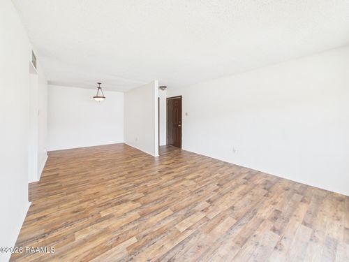g1-200 High Meadows Boulevard, Lafayette, LA, 70507 | Card Image