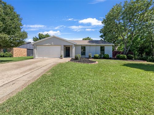 6941 Fallbrook Ct, Fort Worth, TX, 76120-1302 | Card Image