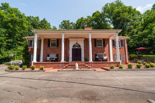 423 S Hillcrest Dr, Livingston, TN, 38570-1346 | Card Image