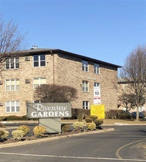 29 Riverview Ct, Secaucus, NJ, 07094-4055 | Card Image