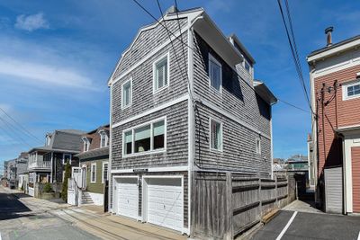 7 Coddington, House other with 3 bedrooms, 2 bathrooms and 2 parking in Newport RI | Image 2