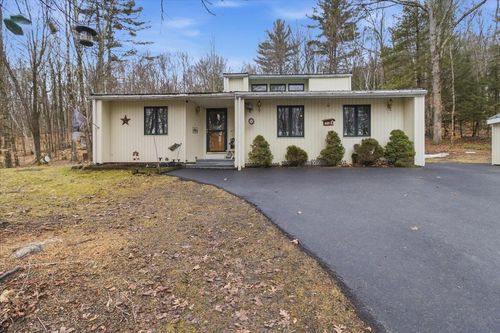 760 W Mountain Rd, Shaftsbury, VT, 05262-9373 | Card Image