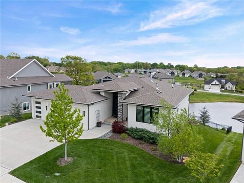 7119 Gillette St, Shawnee, KS, 66216-2626 | Card Image