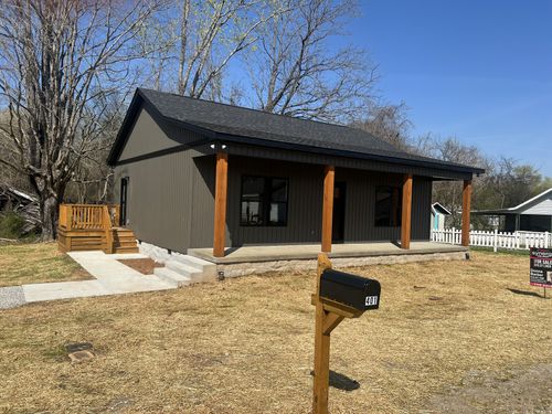 401 Hawkins St, Cowan, TN, 37318-3225 | Card Image