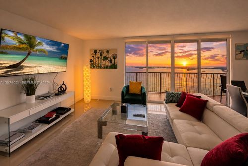 3701-1200 Brickell Bay Drive, Miami, FL, 33131 | Card Image