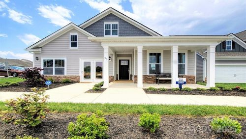 51 Silverthorne Ct, Hendersonville, NC, 28792-0658 | Card Image