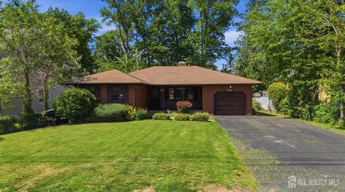 212 Oxford Road, Edison, NJ, 08820 | Card Image