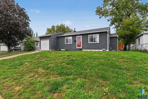 2908 E Claudette Dr Drive, Sioux Falls, SD, 57103 | Card Image