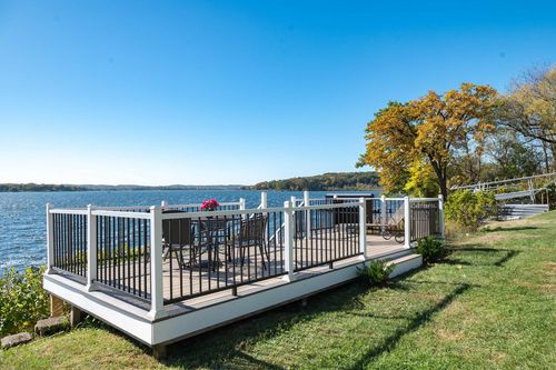 N39W27485 Hillside Grove Road, Pewaukee, WI, 53072 | Card Image