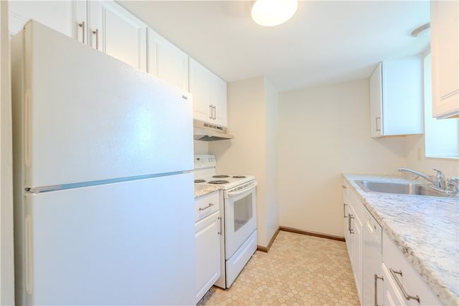 Kitchen | Image 11