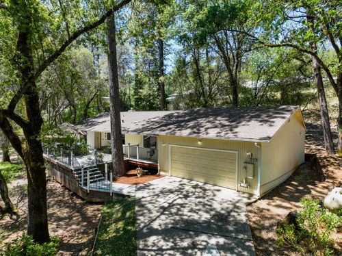 19135 Lake Forest Dr, Penn Valley, CA, 95946-9418 | Card Image