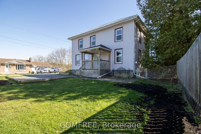 8 Laura St, House other with 5 bedrooms, 3 bathrooms and 4 parking in Lyn ON | Image 44
