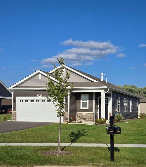 2901 Harnish Dr, Algonquin, IL, 60102-6860 | Card Image