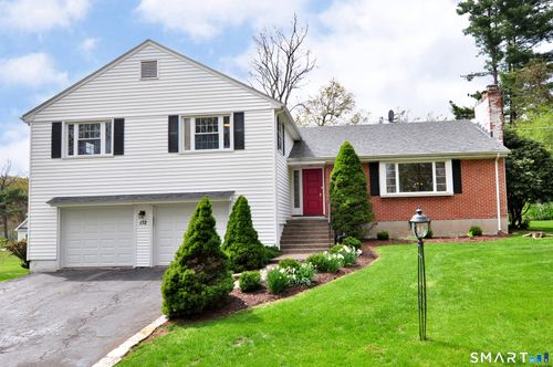 172 Hunter Dr, West Hartford, CT, 06107-1020 | Card Image