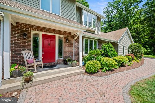 211 Fox Ln, WALLINGFORD, PA, 19086-6225 | Card Image
