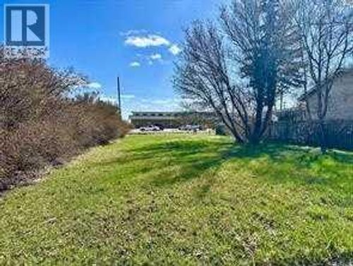 511 1a Avenue, Brooks, AB, T1R0H6 | Card Image