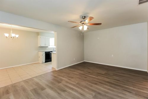 808 Glenwood Drive, Yukon, OK, 73099 | Card Image