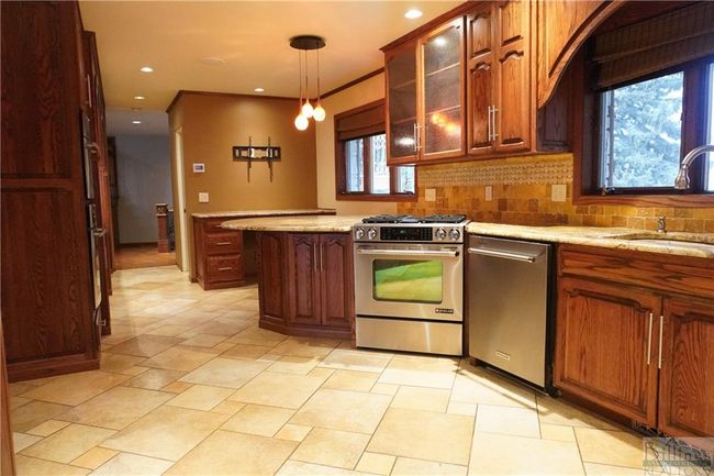 105 Lyndale Ave, House other with 4 bedrooms, 5 bathrooms and null parking in Glendive MT | Image 10