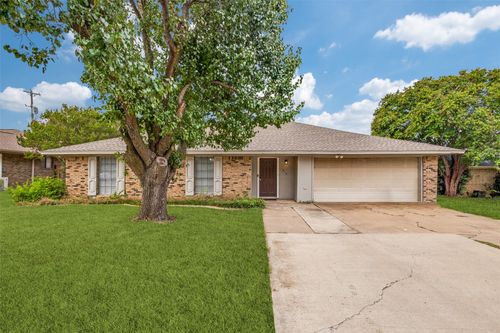 1910 Aspen Dr, Lewisville, TX, 75077-7511 | Card Image
