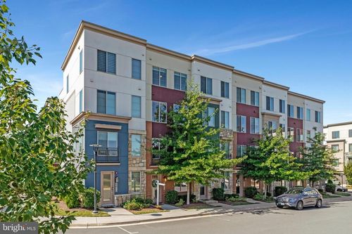 4810 Garden View Ln, CHANTILLY, VA, 20151-3751 | Card Image