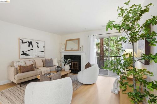 217-3183 Wayside Plz, Walnut Creek, CA, 94597-7745 | Card Image