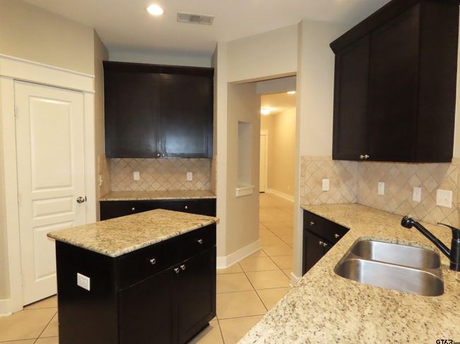 6686 Lacebark Cir, House other with 5 bedrooms, 4 bathrooms and null parking in Tyler TX | Image 12