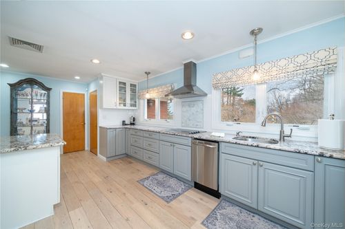 65 Townsend Rd, Crompond, NY, 10517 | Card Image