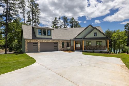 713 Bay Harbor Ln, Seneca, SC, 29672-0585 | Card Image
