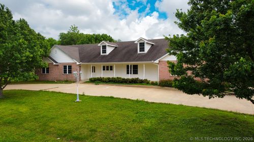 1304 Se 2nd St, Wagoner, OK, 74467-5417 | Card Image