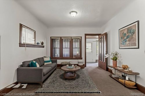27 Knox St, Ecorse, MI, 48229-1720 | Card Image