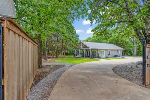 10 Holland St, Pottsboro, TX, 75076-4117 | Card Image