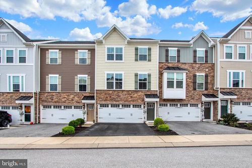 1133 Rosecroft Ln, YORK, PA, 17403-9592 | Card Image