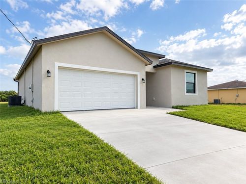 8003 Marsh Cir, Labelle, FL, 33935-5468 | Card Image
